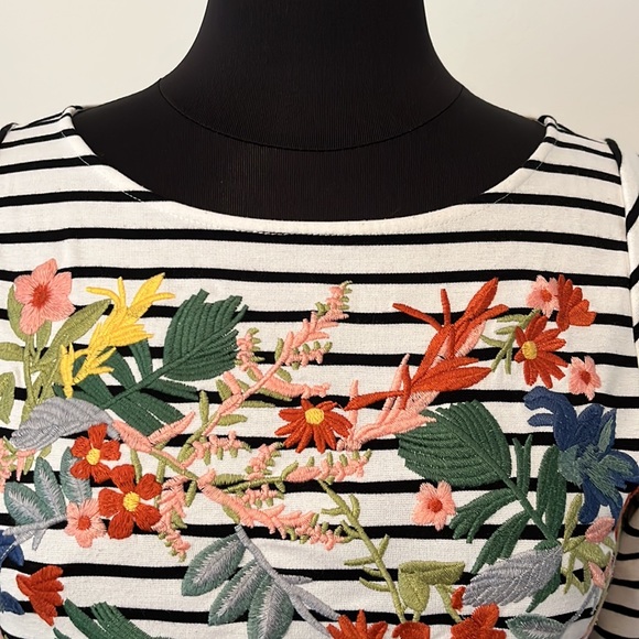 Gianni Bini Black/White Striped Shift Dress - Picture 2 of 9